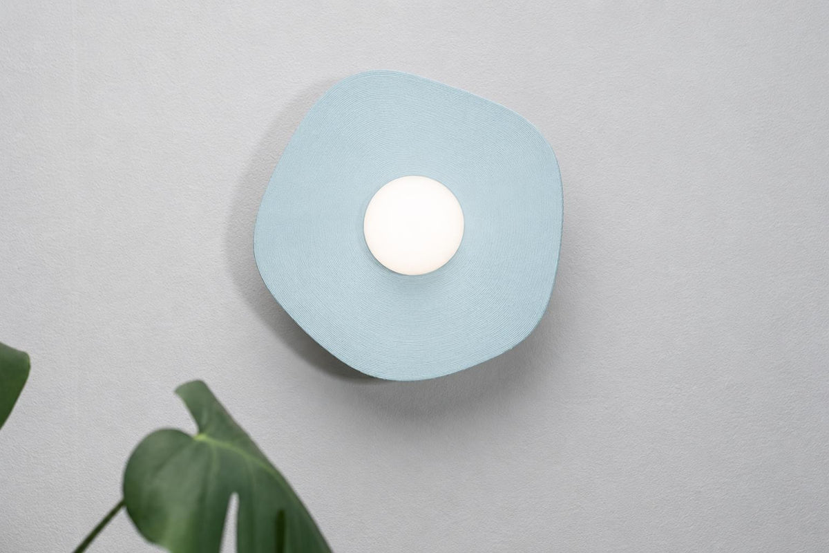 Trådløs væglampe – RGB, genopladelig og uden boring