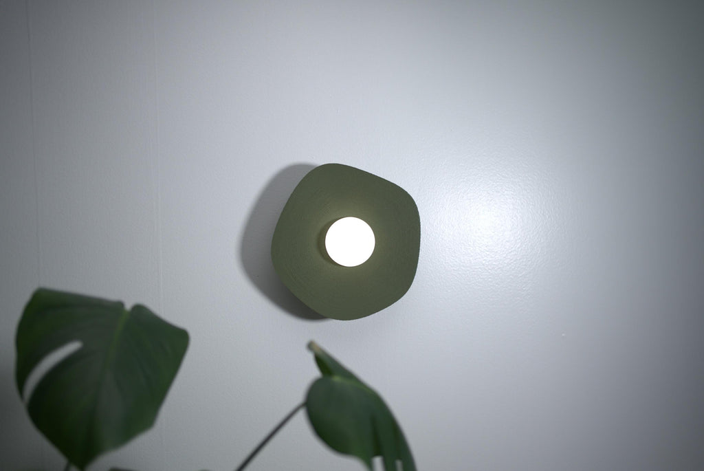 Trådløs væglampe – RGB, genopladelig og uden boring