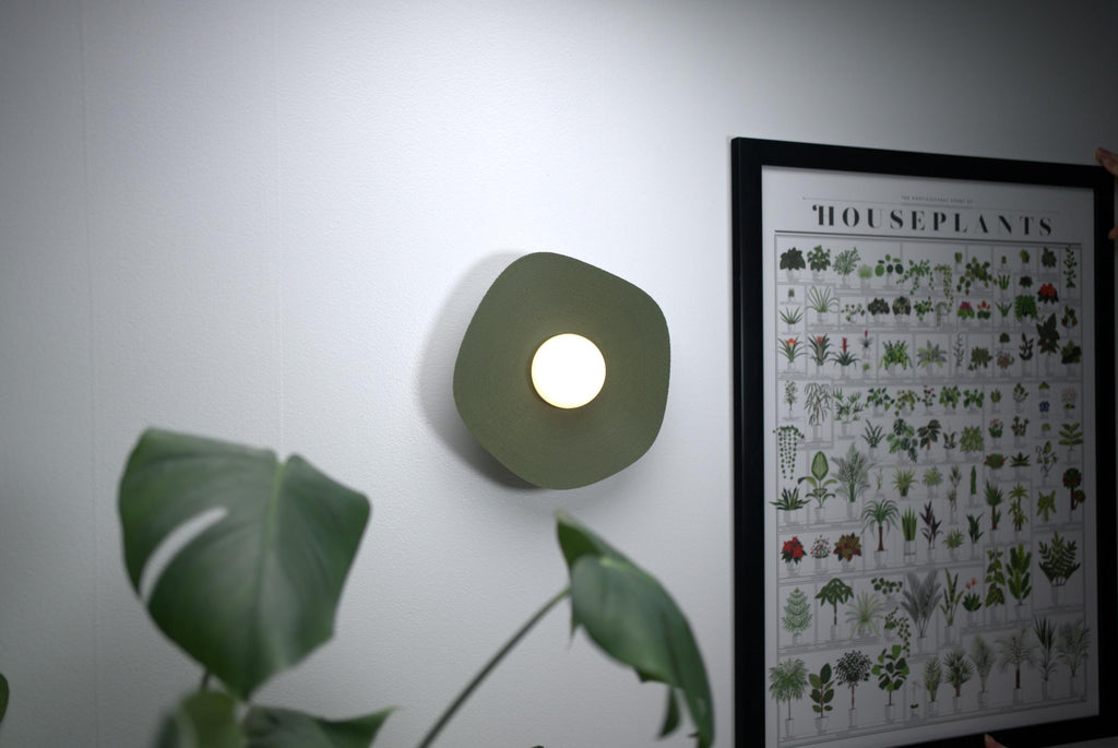 Trådløs væglampe – RGB, genopladelig og uden boring