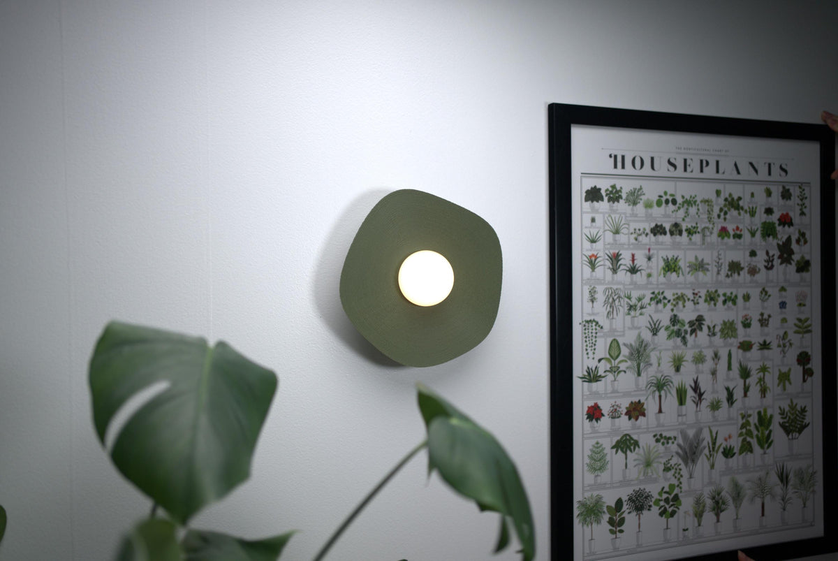 Trådløs væglampe – RGB, genopladelig og uden boring