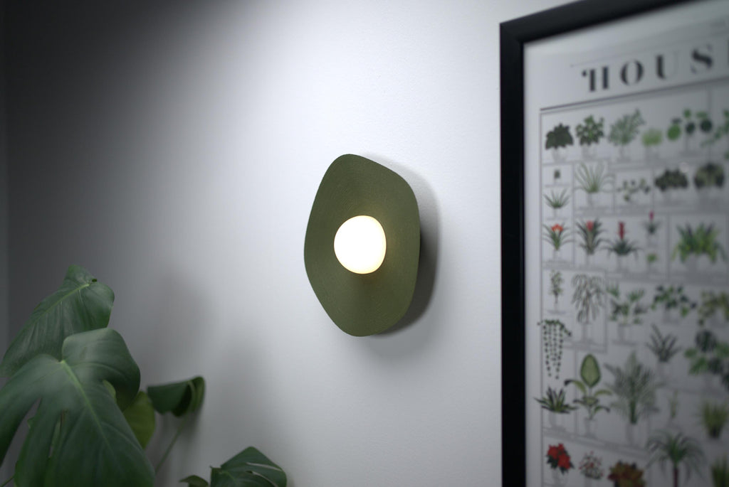 Trådløs væglampe – RGB, genopladelig og uden boring